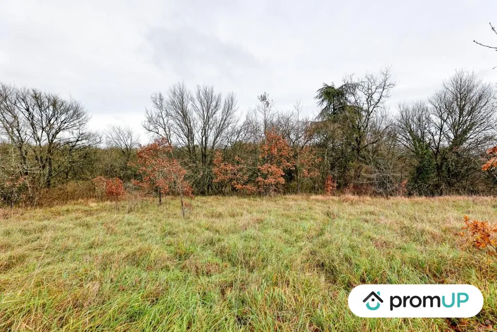 Terrain constructible de 1024 m² à Vindelle en Charente