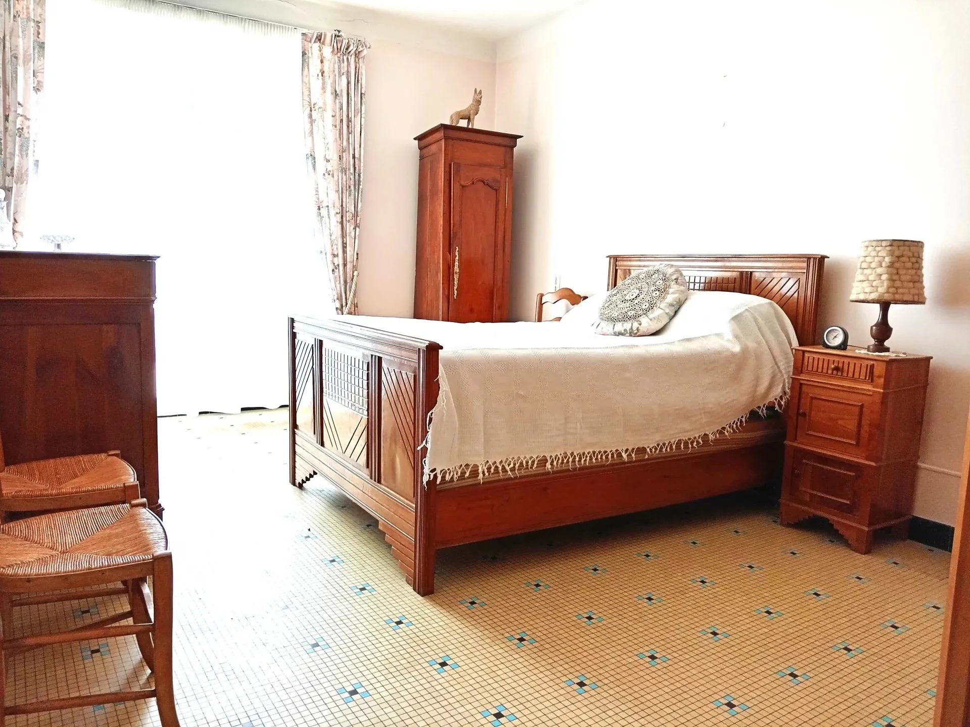 Maison en pierre à Pancé avec grand potentiel et dépendances à vendre 