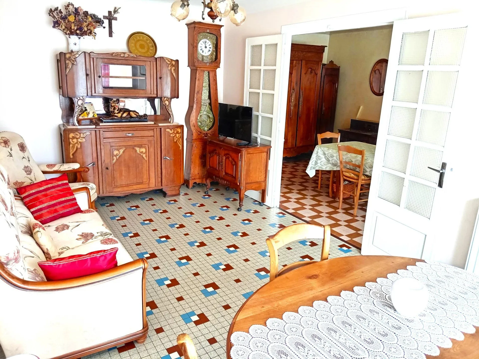 Maison en pierre à Pancé avec grand potentiel et dépendances à vendre 