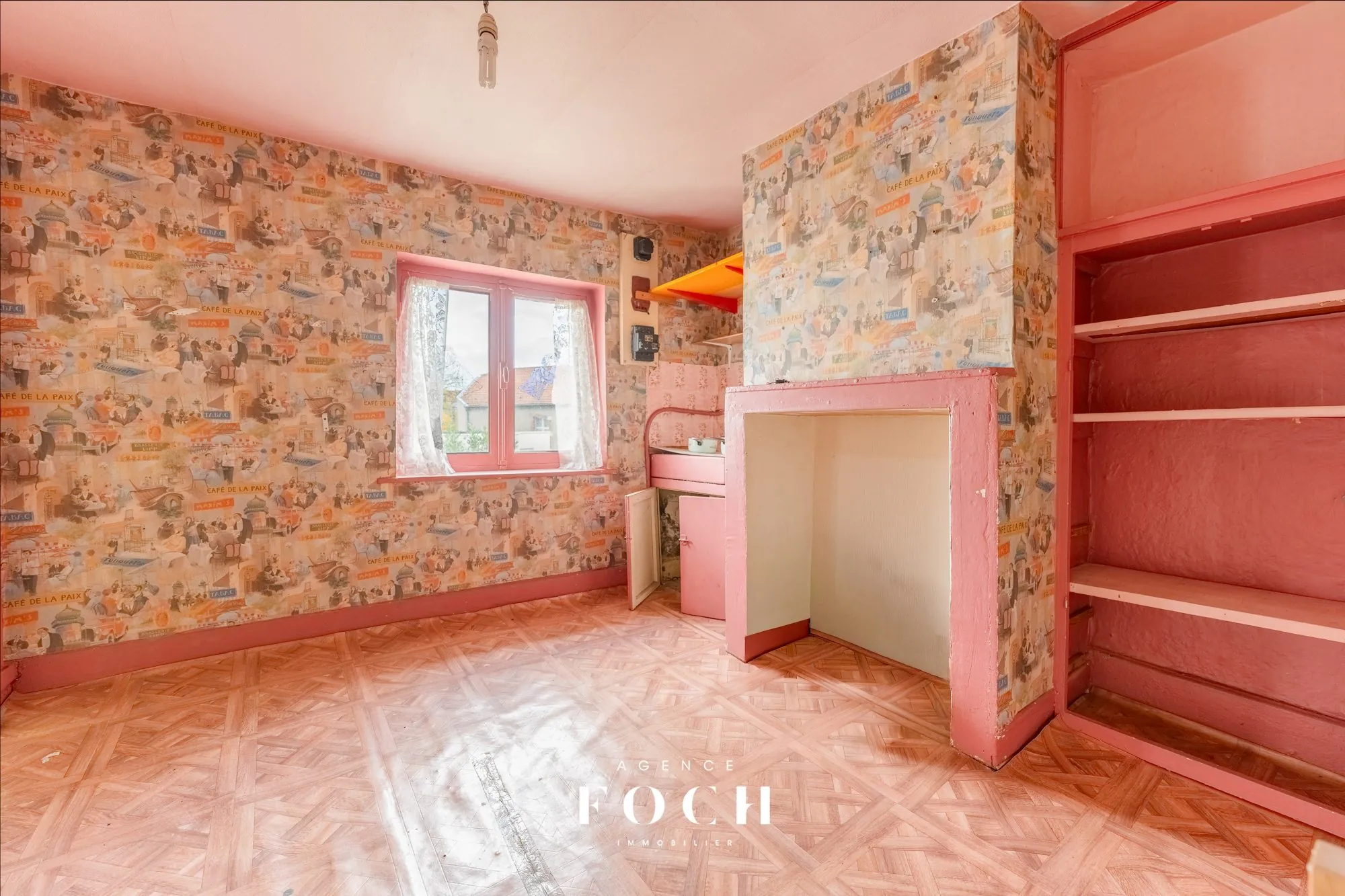 Appartement à vendre à Nancy avec potentiel de rénovation et grand espace