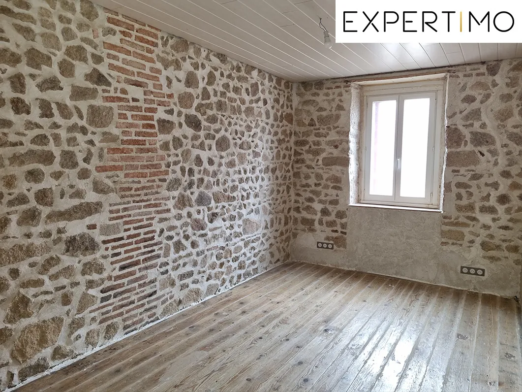 Maison spacieuse de 168 m² à Servant avec dépendances et grand potentiel