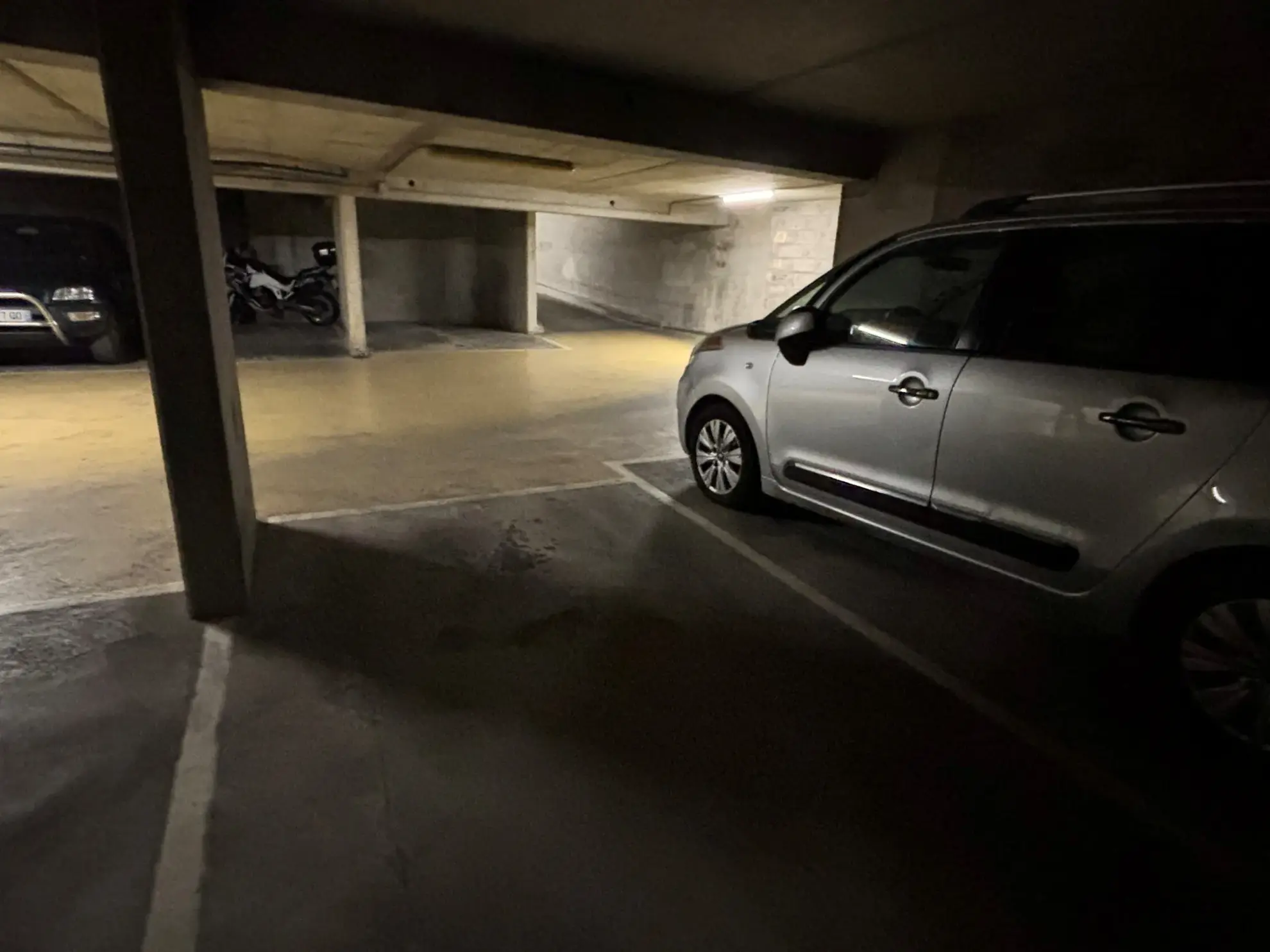 Place de parking sécurisée à vendre à Paris 10ème près de Stalingrad 