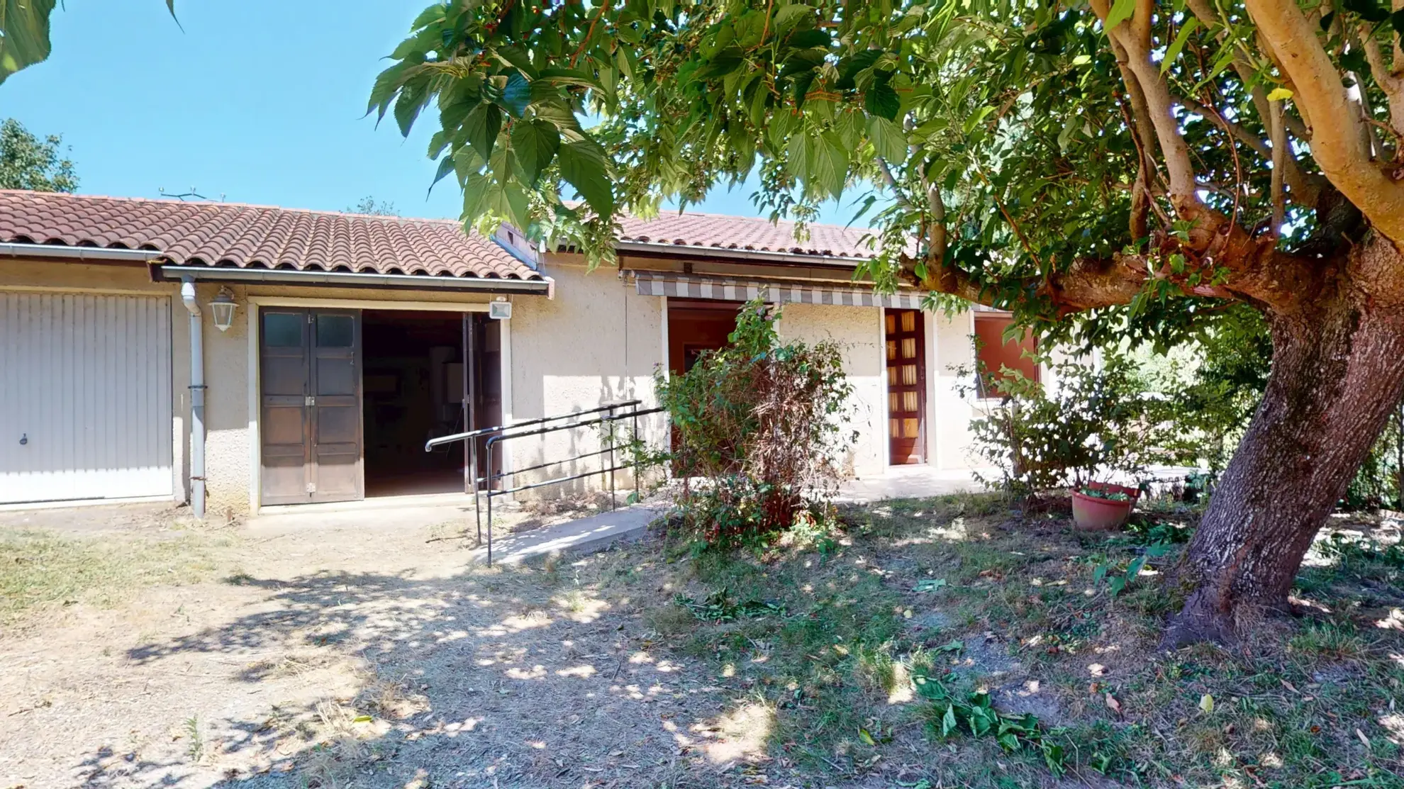 Maison à rénover de 61 m² avec grands espaces extérieurs à Menville, proche Toulouse