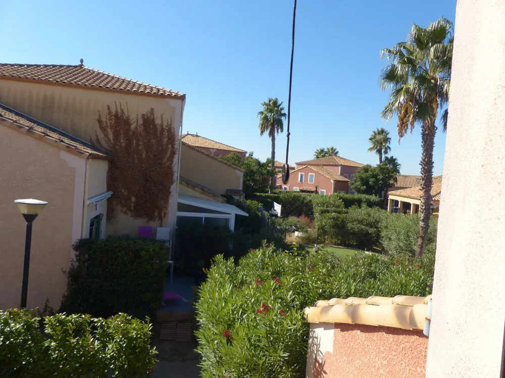 Charmante villa sécurisée avec piscine et jardin à Béziers, environment paisible 