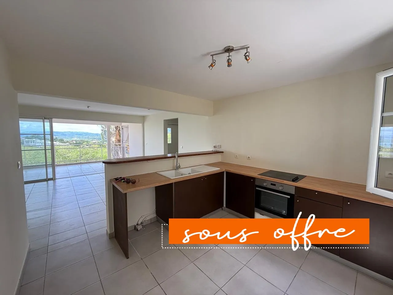 Appartement T3 avec Vue Mer, Cave et Garage aux Trois-Îlets