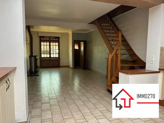 Maison de ville en vente à Estaires de 107 m² avec cour orientée sud 