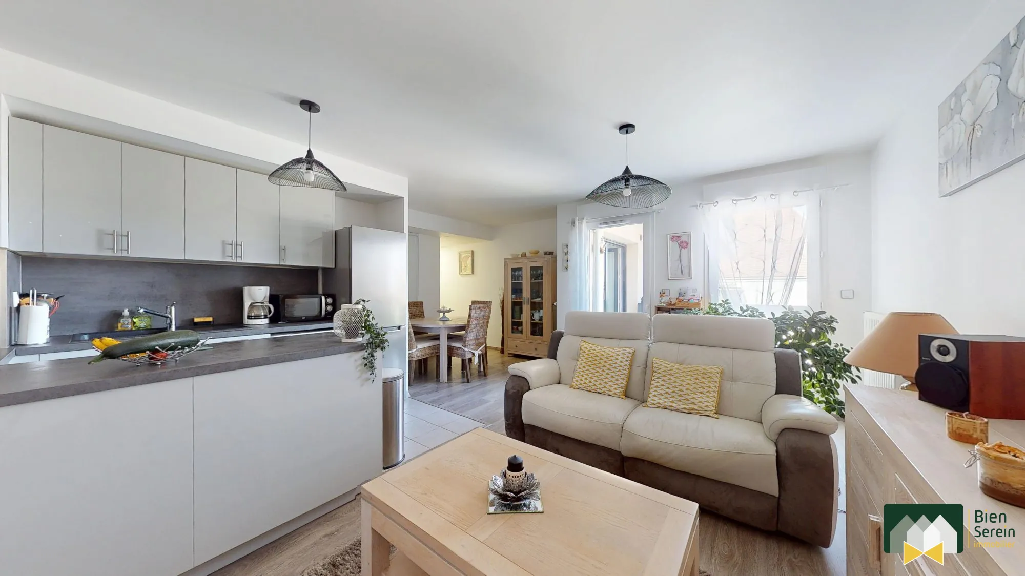 Appartement récent T3 avec terrasse et parking à Chartres