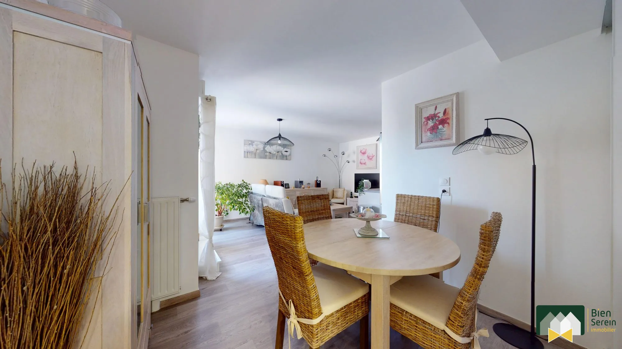 Appartement récent T3 avec terrasse et parking à Chartres 