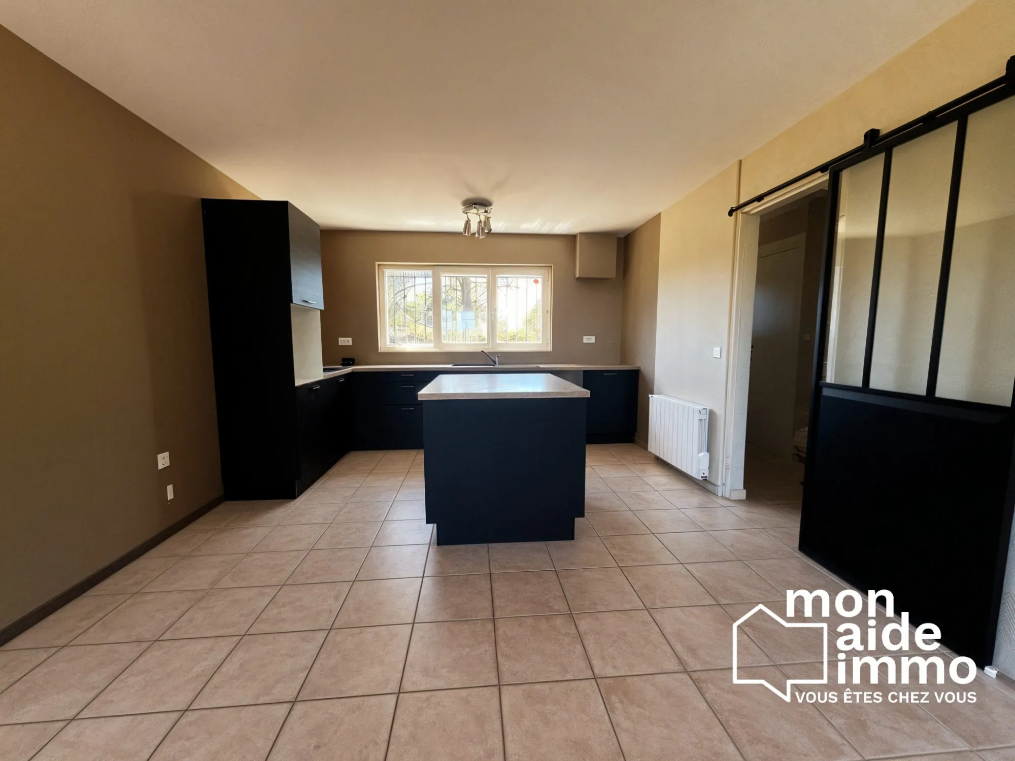 Maison 100m² avec 3 chambres, piscine et proximité lac à Coutras 