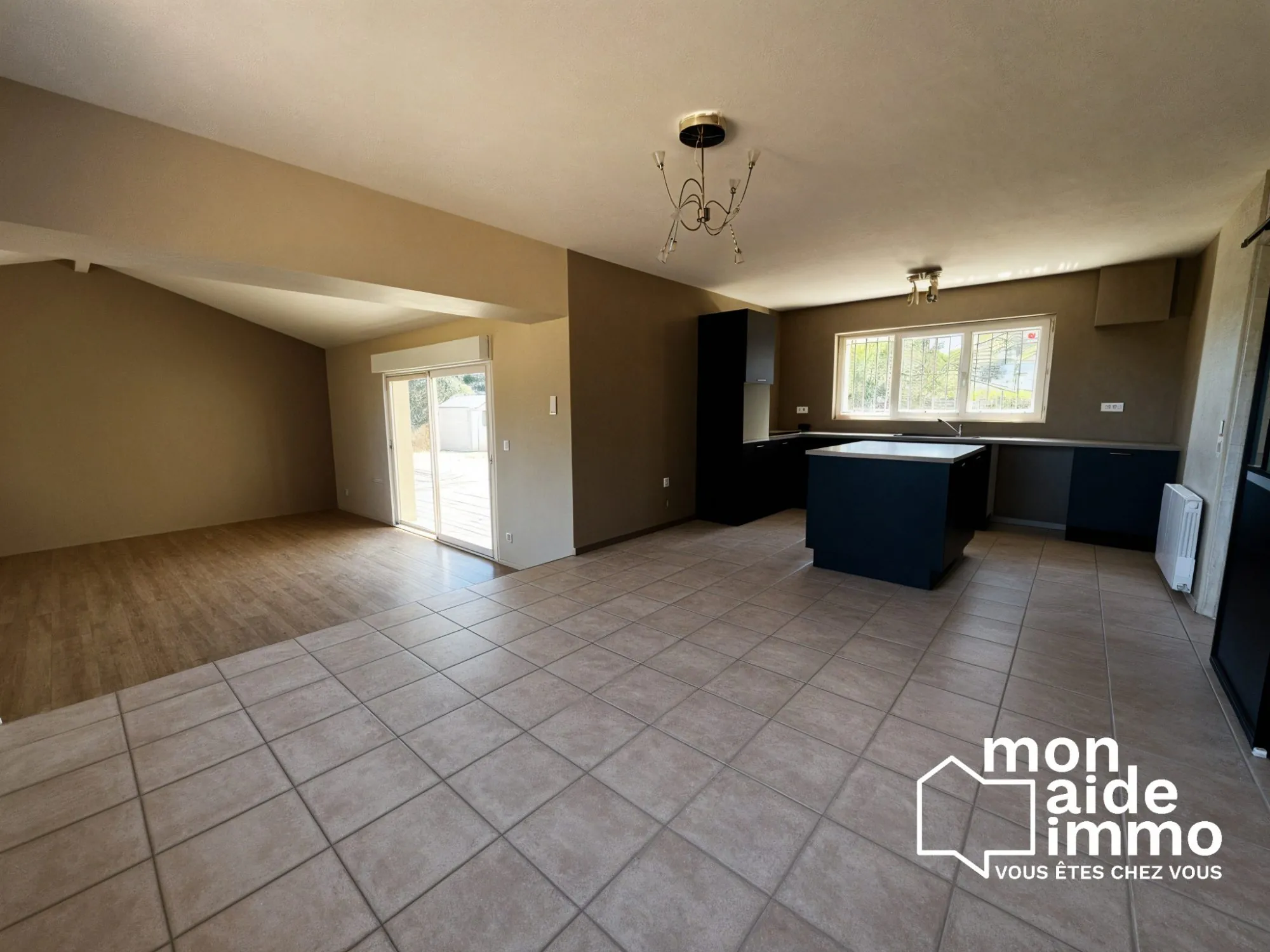 Maison 100m² avec 3 chambres, piscine et proximité lac à Coutras 