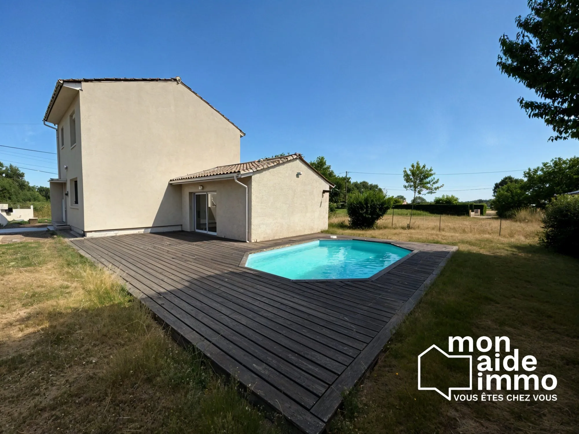 Maison 100m² avec 3 chambres, piscine et proximité lac à Coutras