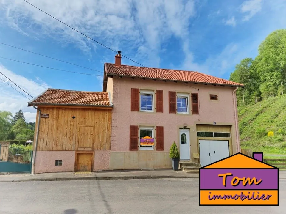 Charmante maison rénovée de 122 m² avec terrain à Val-et-Châtillon