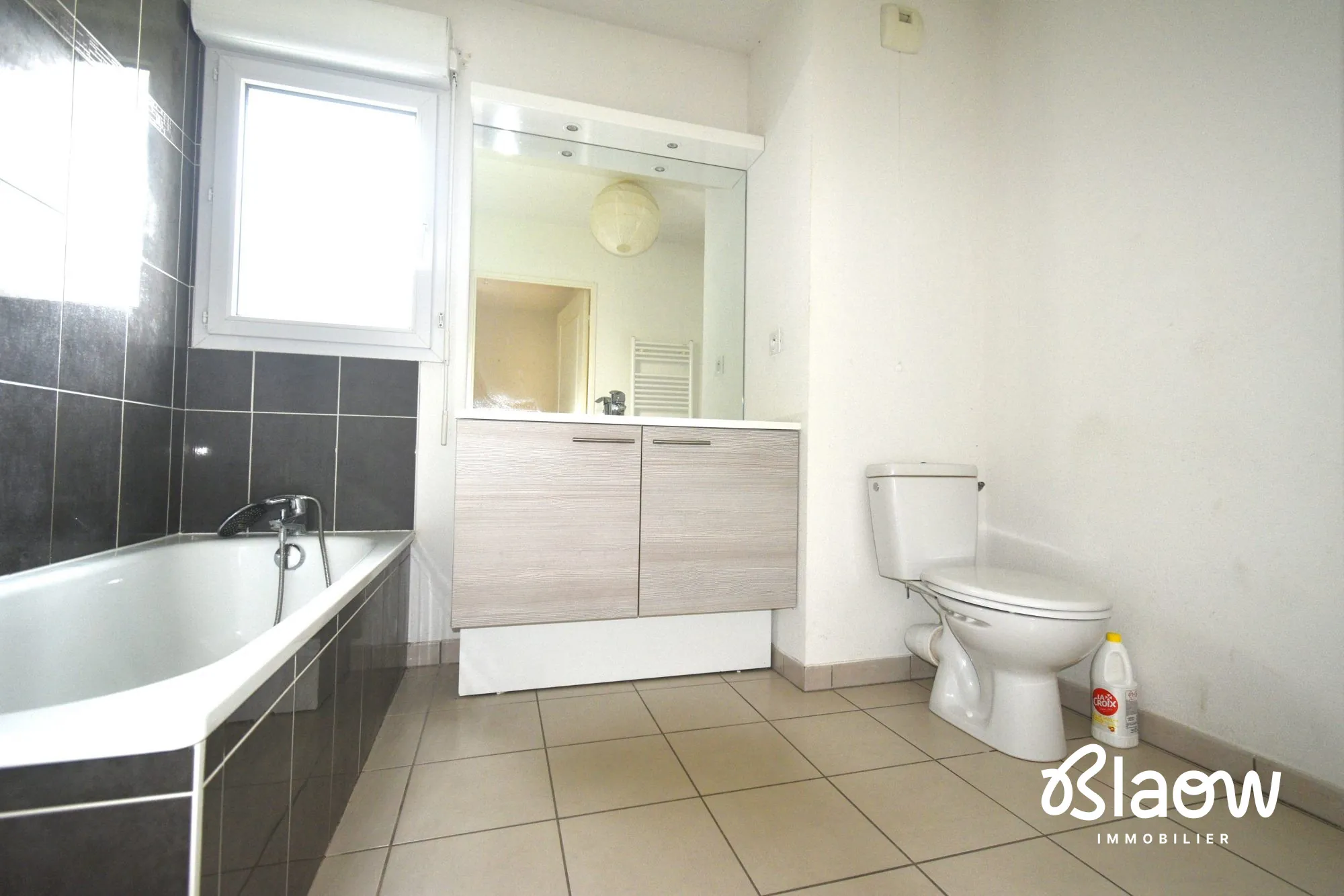 Appartement T2 avec balcon et garage à Meyzieu – Centre-ville 