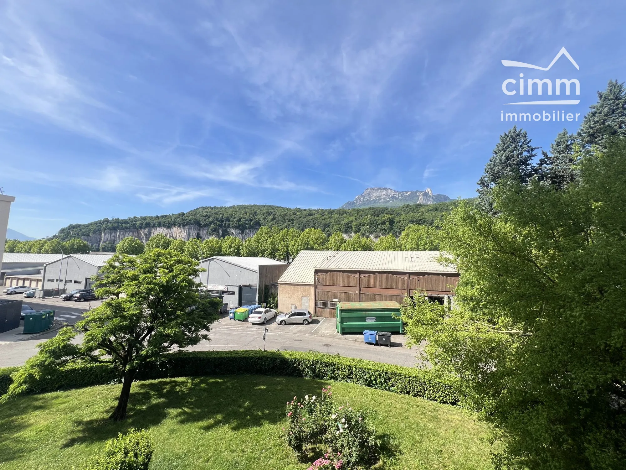 Appartement T2 lumineux à vendre à Seyssinet-Pariset avec balcon et vue sur le Vercors