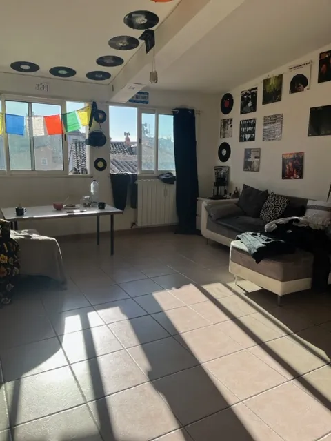 Appartement de 40 m² au cœur de l'Isle-sur-la-Sorgue avec vue sur les toits