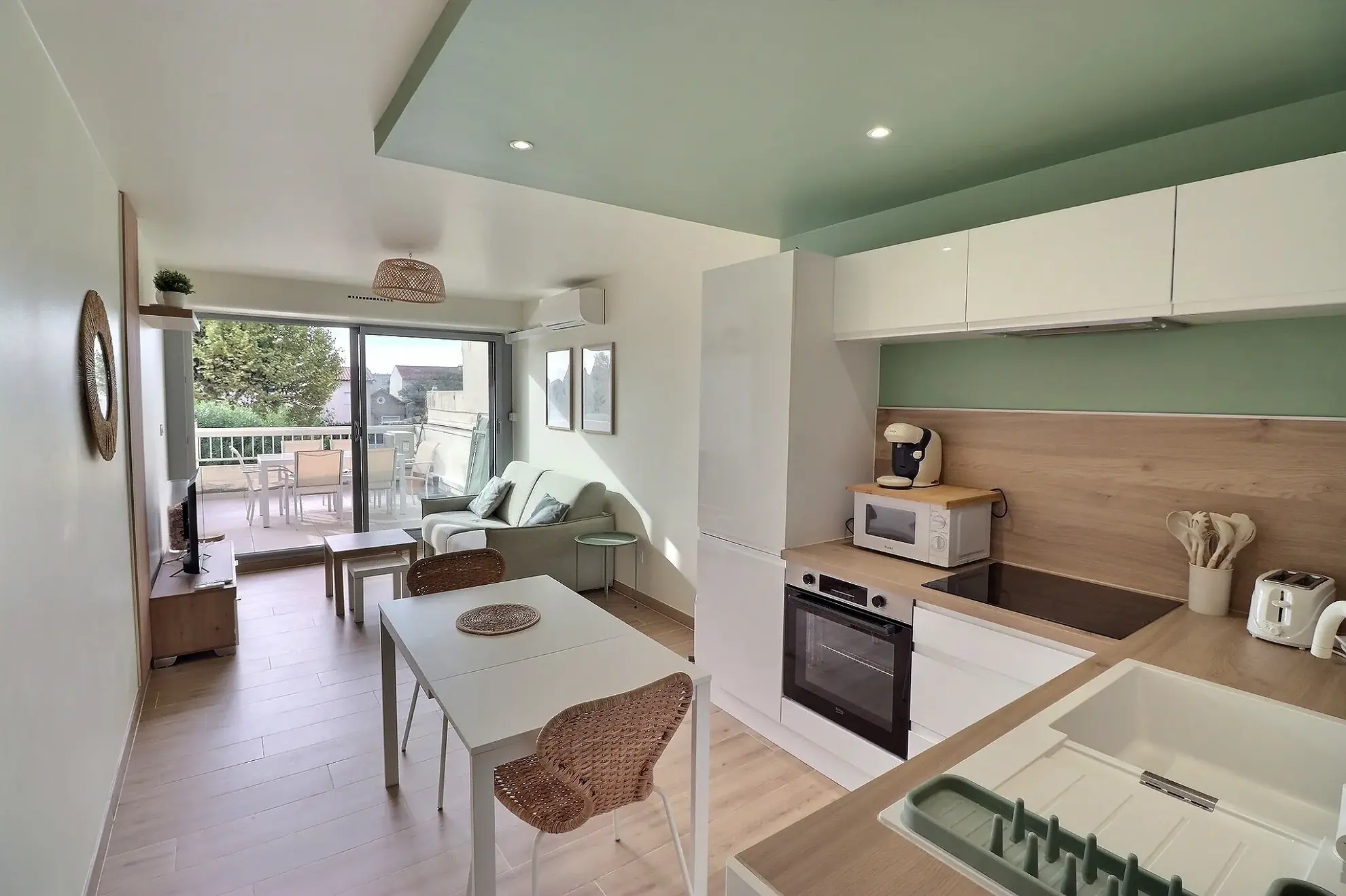 Appartement T1 bis rénové avec terrasse à Carnon, proche plage et port