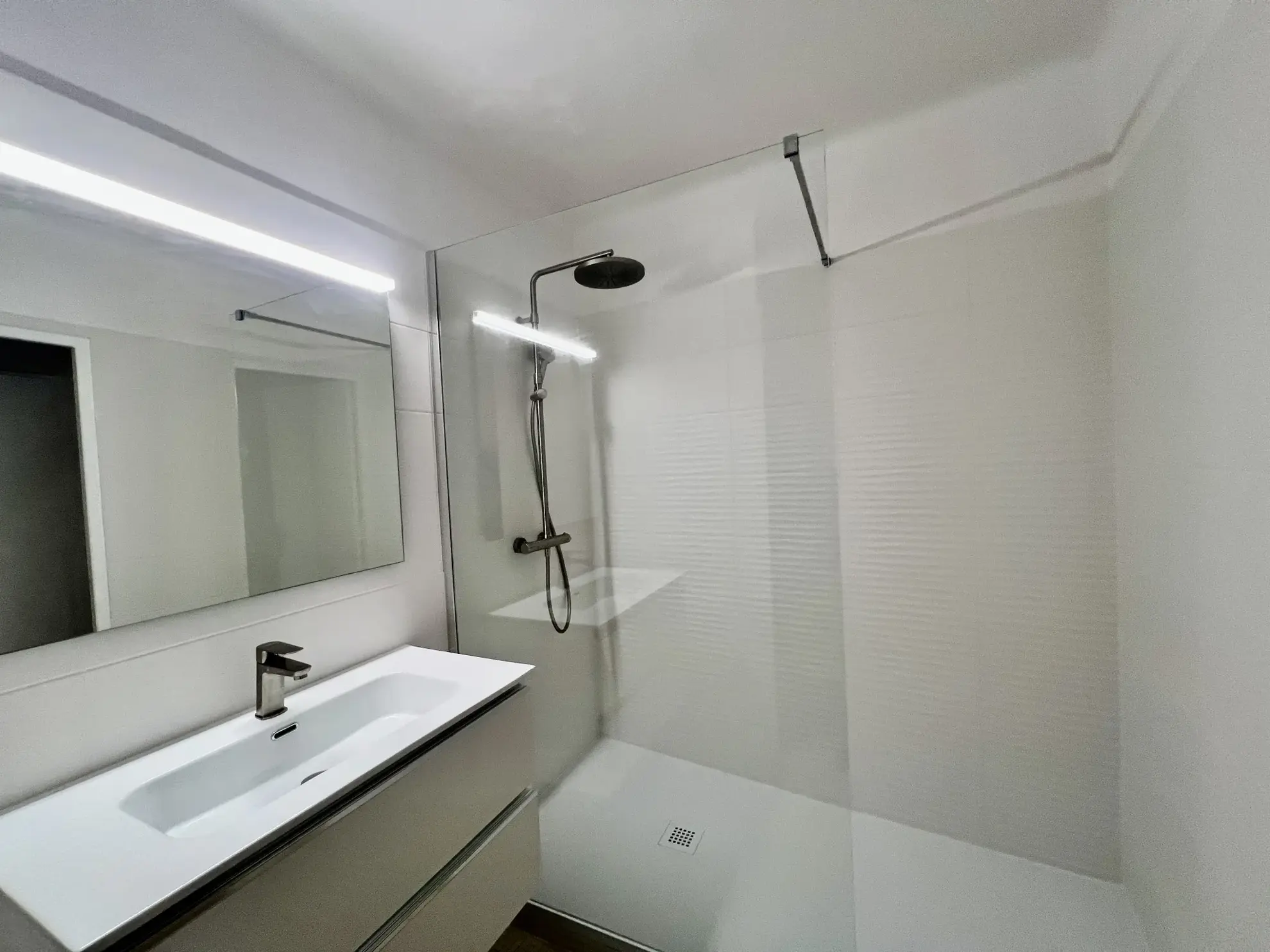 Appartement T3 rénové avec loggia et cave à Saint Michel, proche commodités 