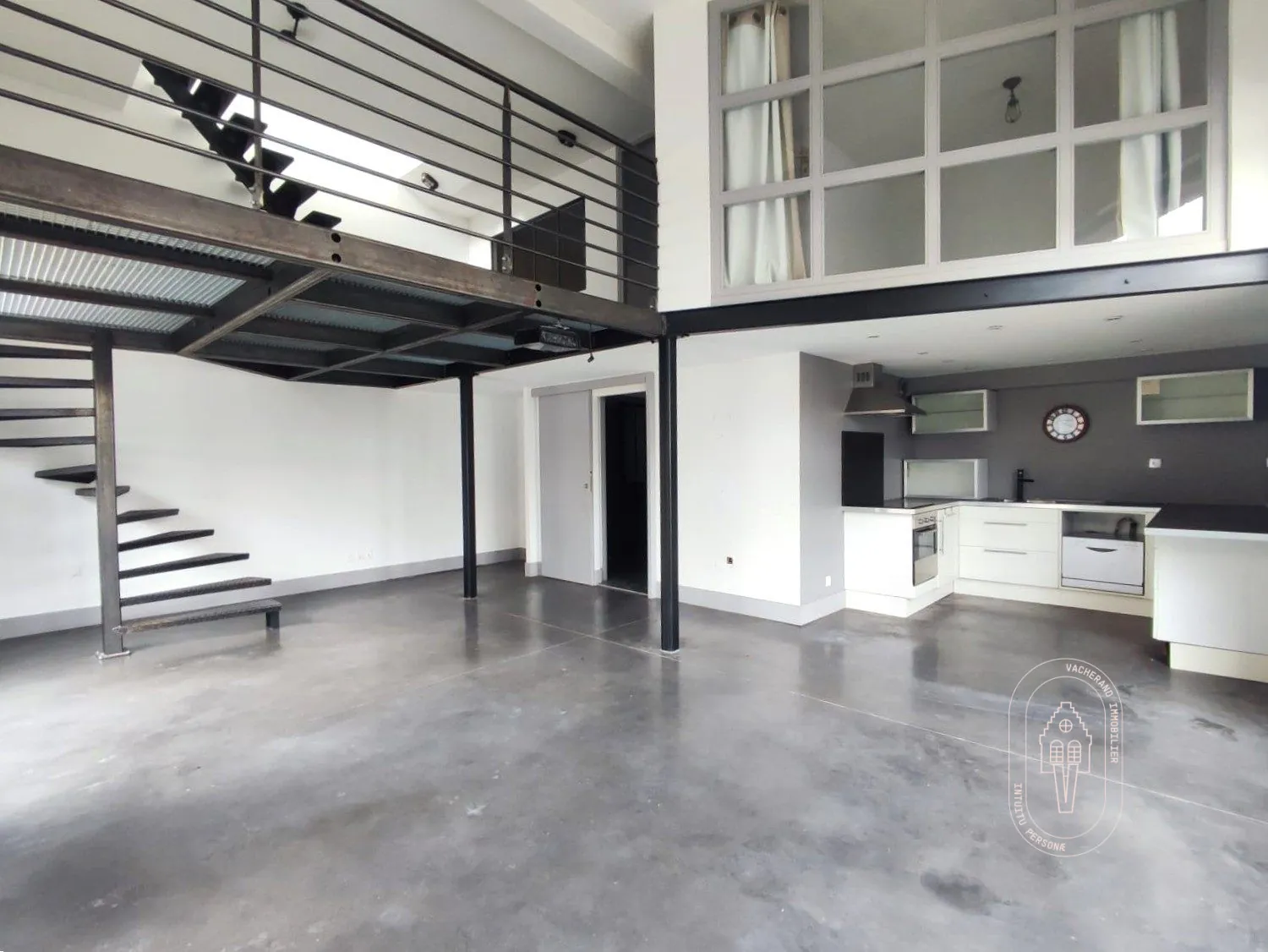 Loft atypique de 87m² avec terrasse à Tourcoing - Appartement moderne