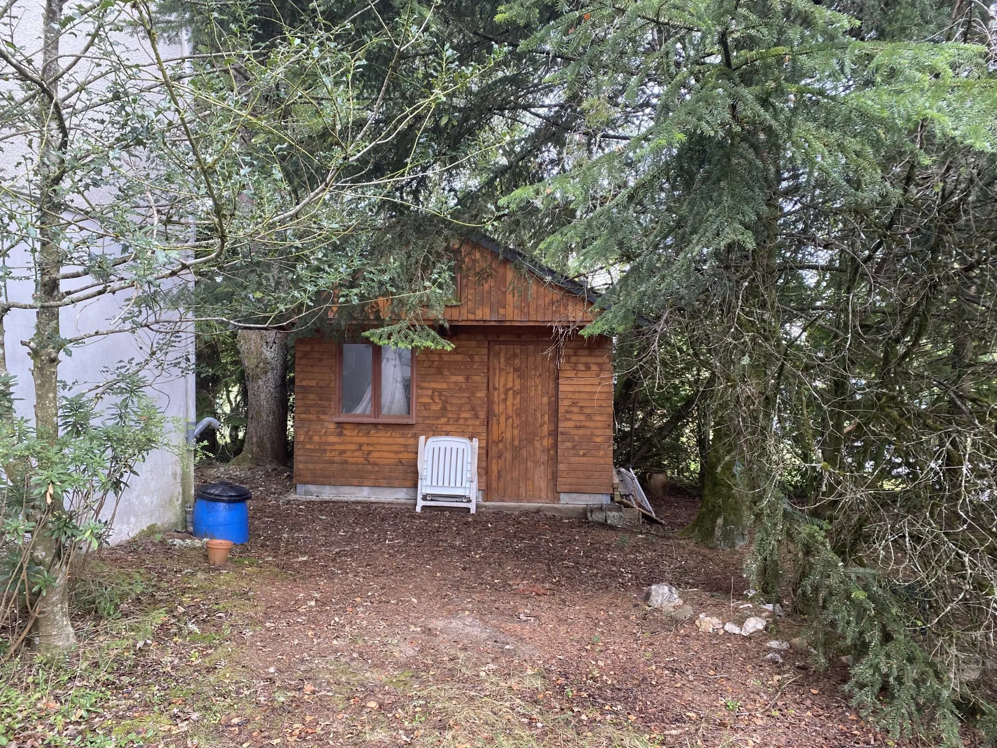 Maison à Bugeat de 3 chambres avec garage et jardin – Secteur calme 