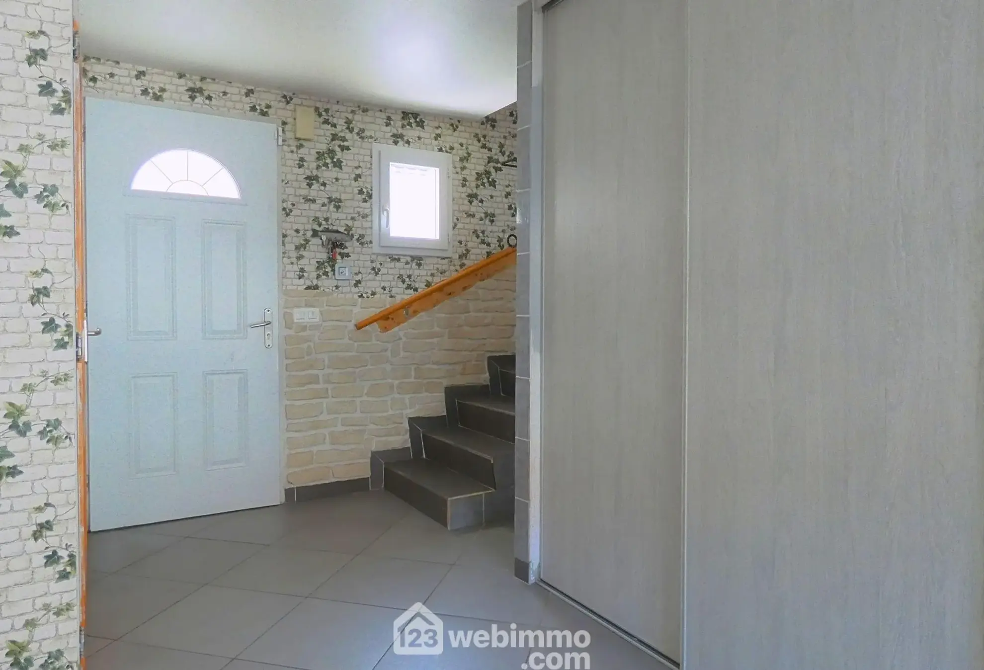 Maison contemporaine de 104 m² à Ugine avec jardin, garage et sous-sol 