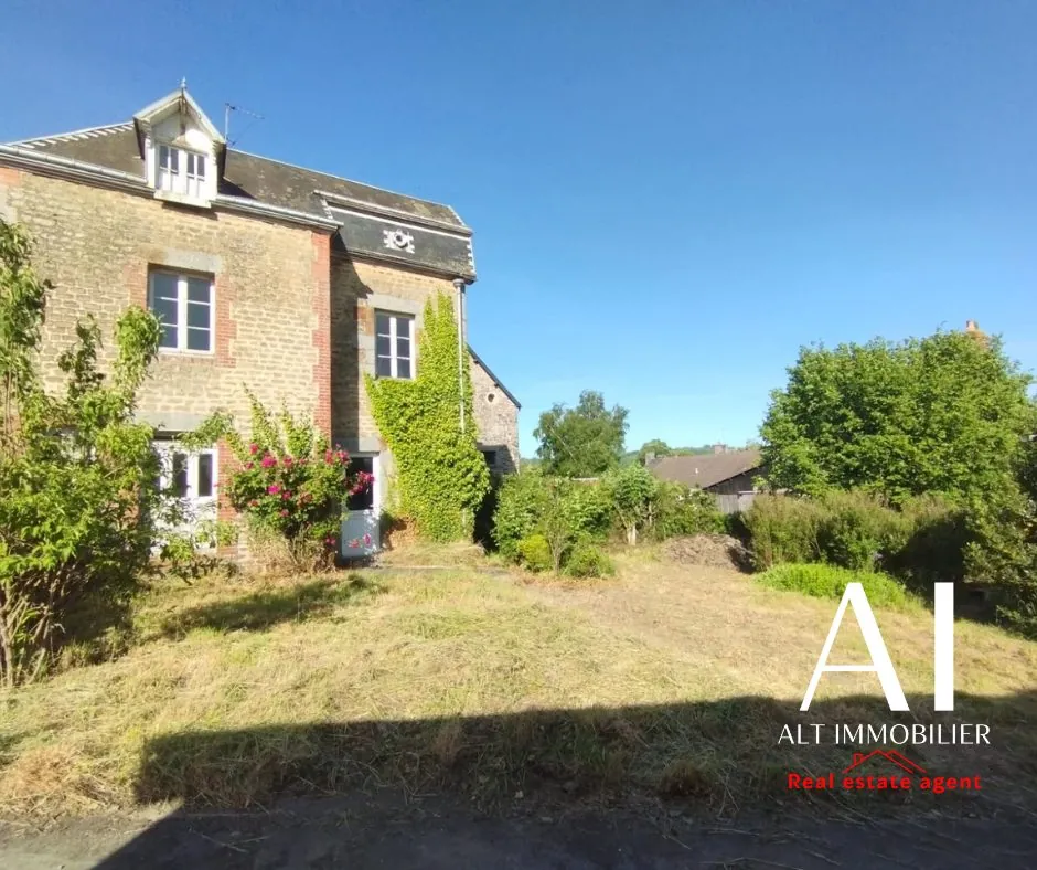 Maison de village à rénover en Normandie avec jardin sud, garage et cave