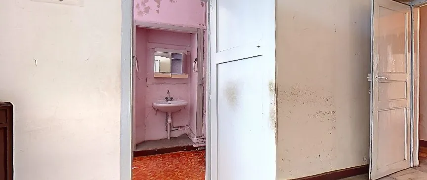 Appartement T5 à vendre au centre-ville d'Oloron-Sainte-Marie avec fort potentiel 