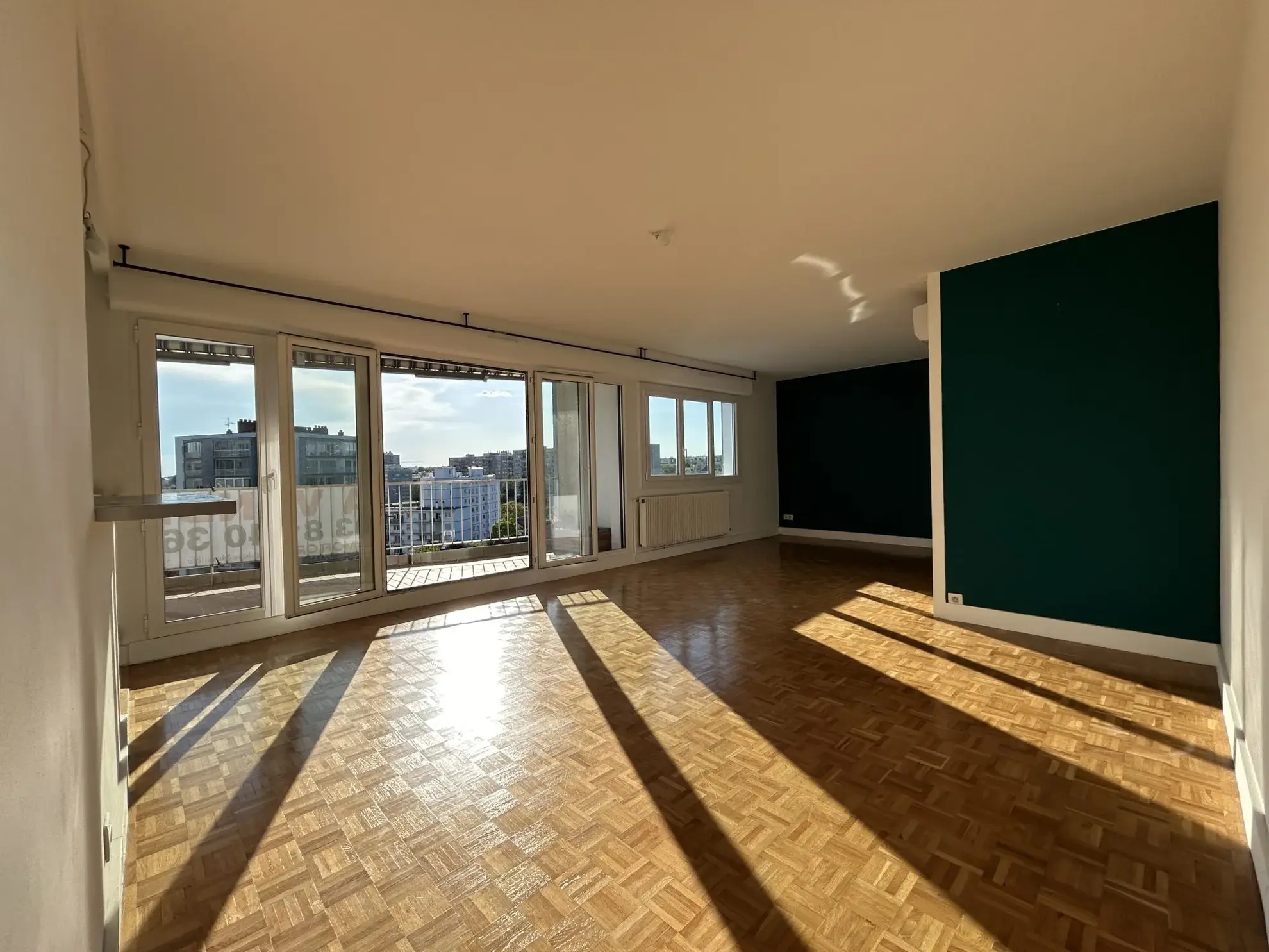 Appartement T3 lumineux avec vue dégagée à Besançon - Dernier étage et balcon 