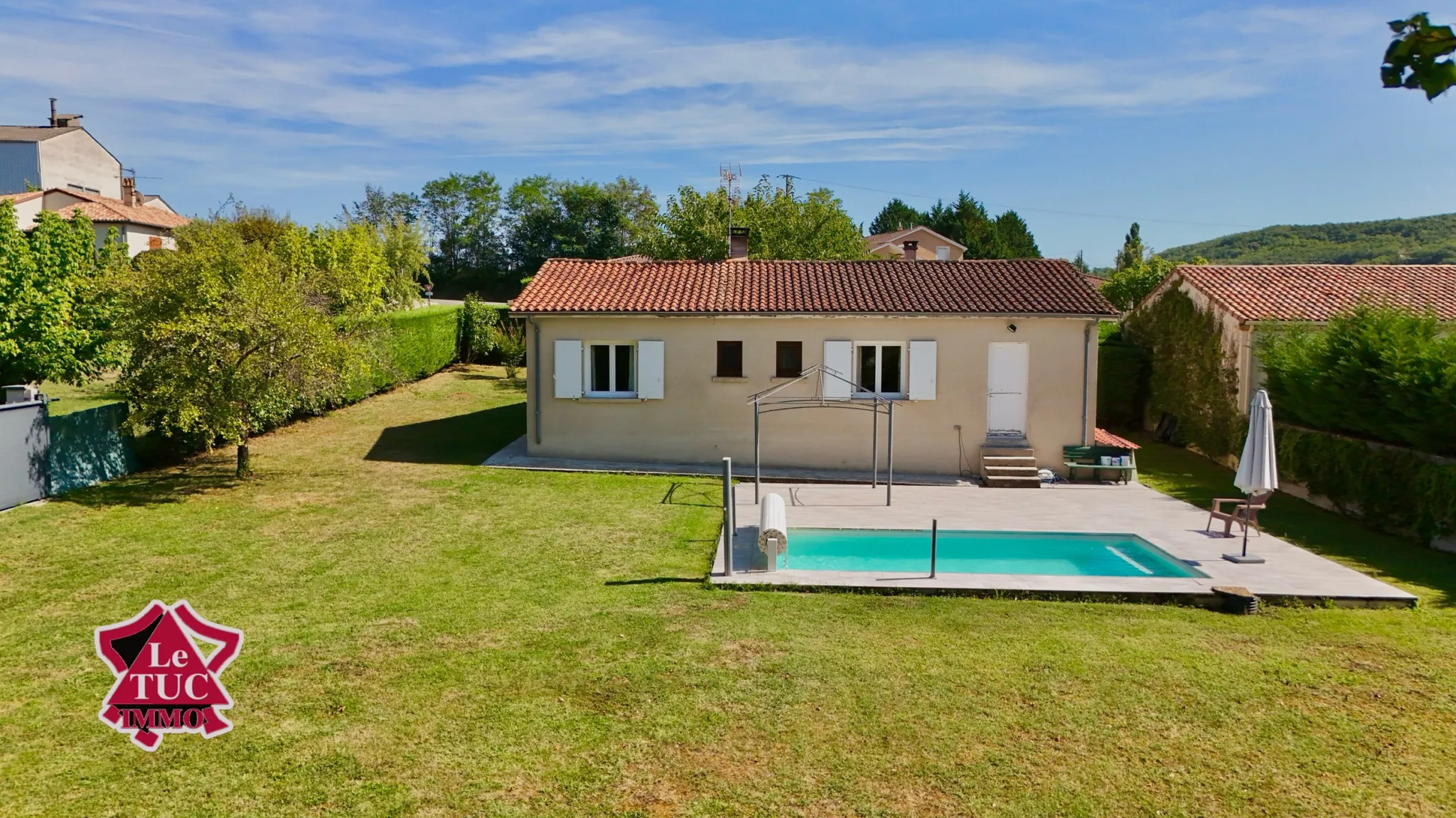 Charmante maison de plain-pied avec piscine à Penne d'Agenais