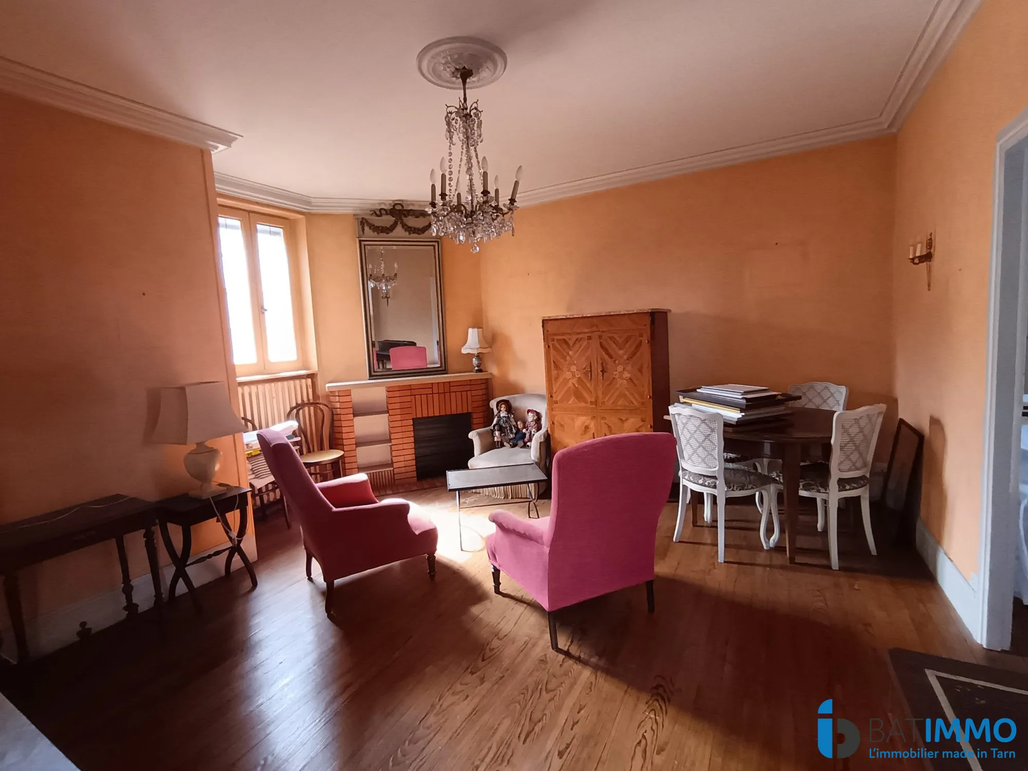 Maison de ville à rénover avec garage et jardinet à Mazamet 