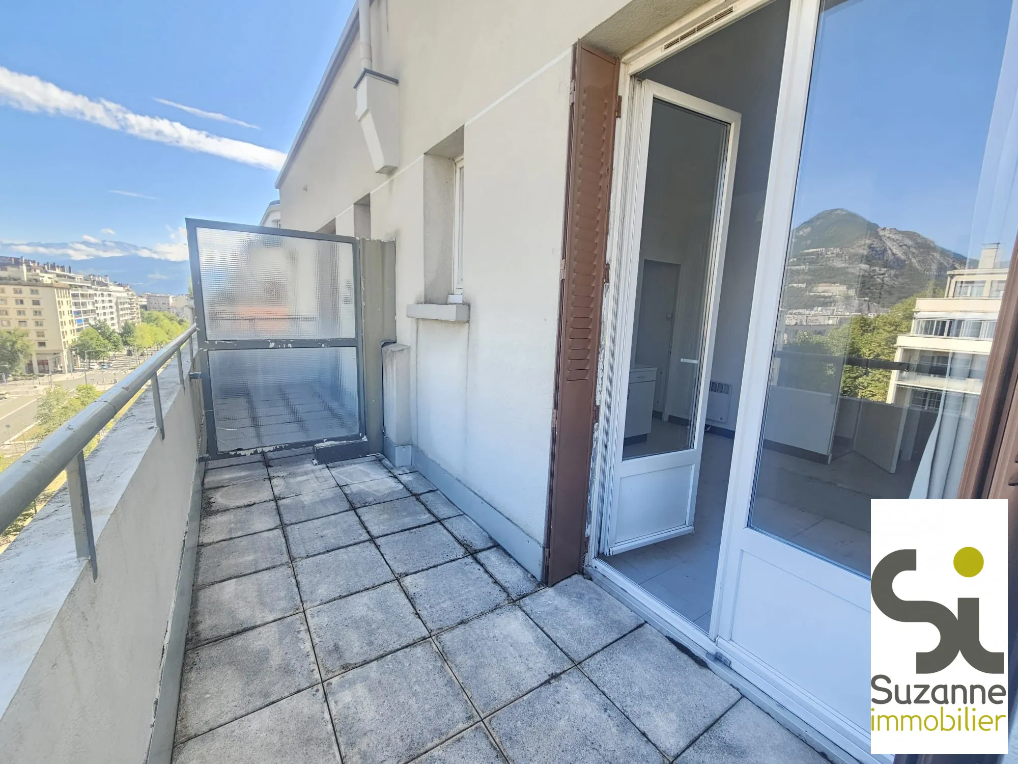 Studio lumineux avec terrasse et vue imprenable à Grenoble