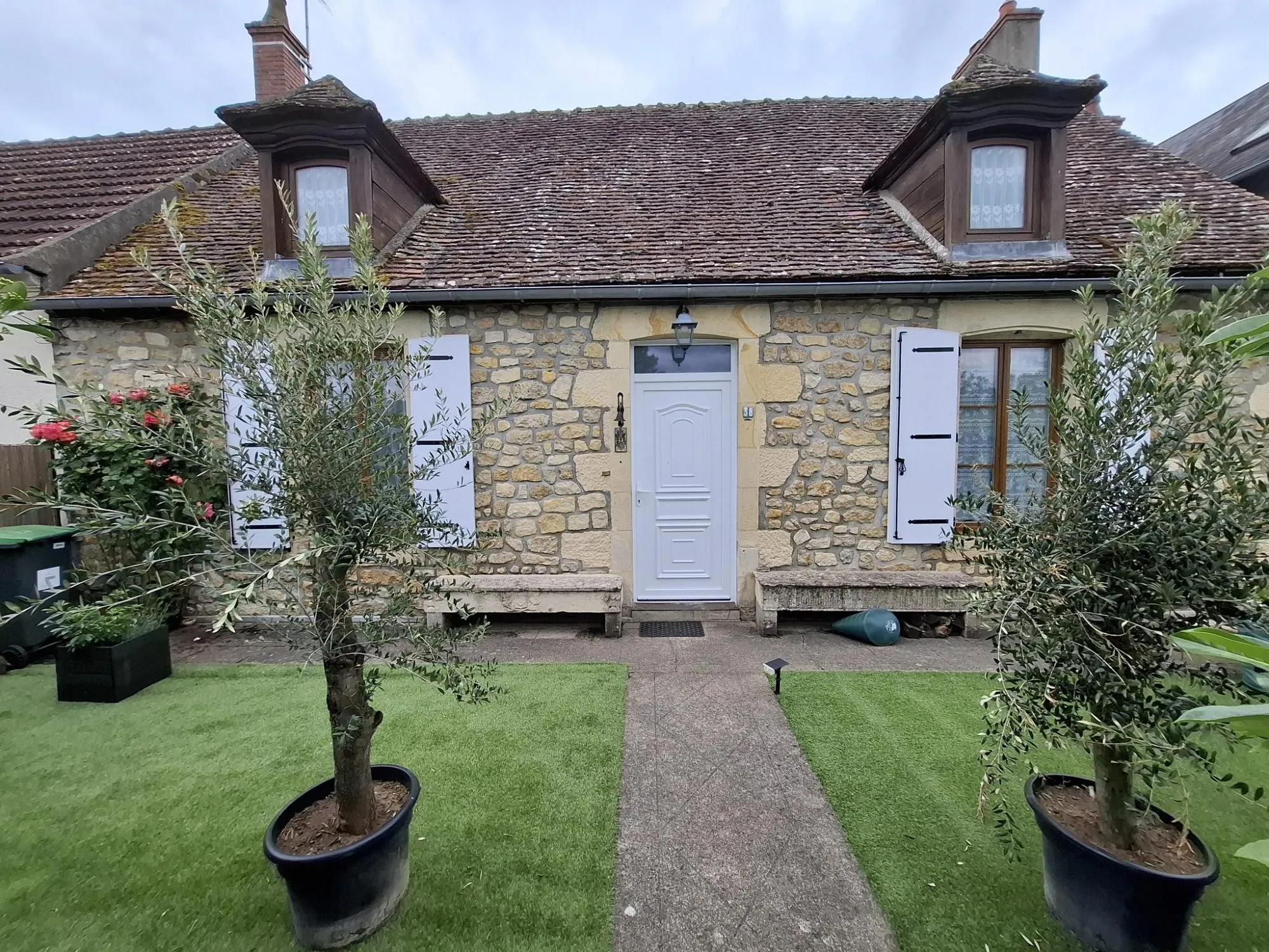 Charmante maison face au fleuve Bec d'Allier à Cuffy, 2 chambres, terrasse et jardin, à saisir pour amoureux de la nature