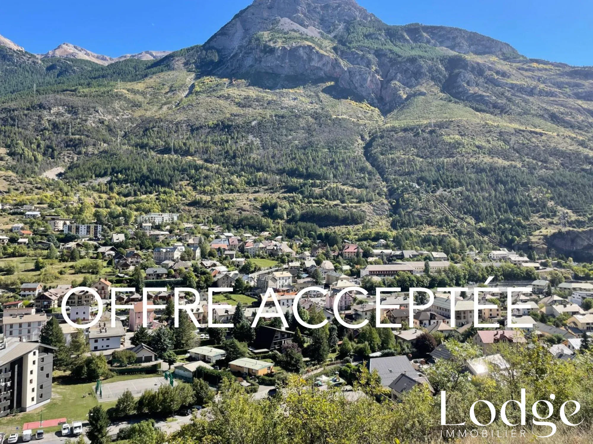 Terrain constructible de 845 m² avec vue à L'Argentière-La-Bessée