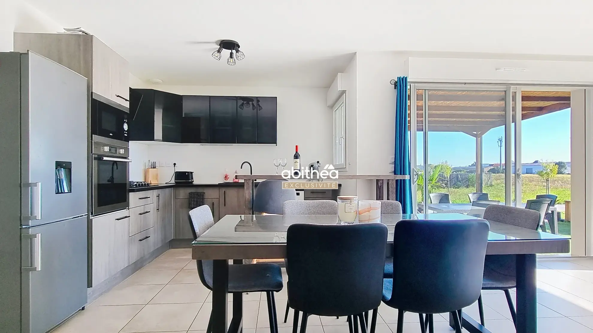 Maison neuve contemporaine de 99 m² à Le Gua avec jardin et garage 