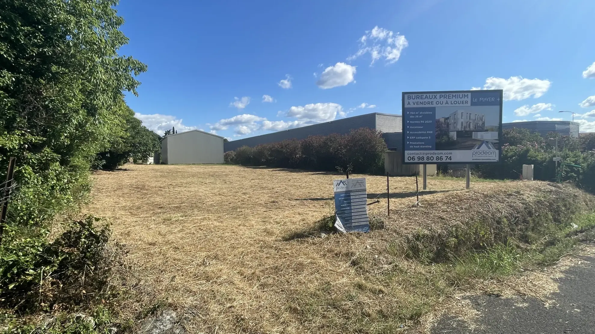 Immeuble neuf de bureaux à Sommieres - Haute qualité, normes RE 2020