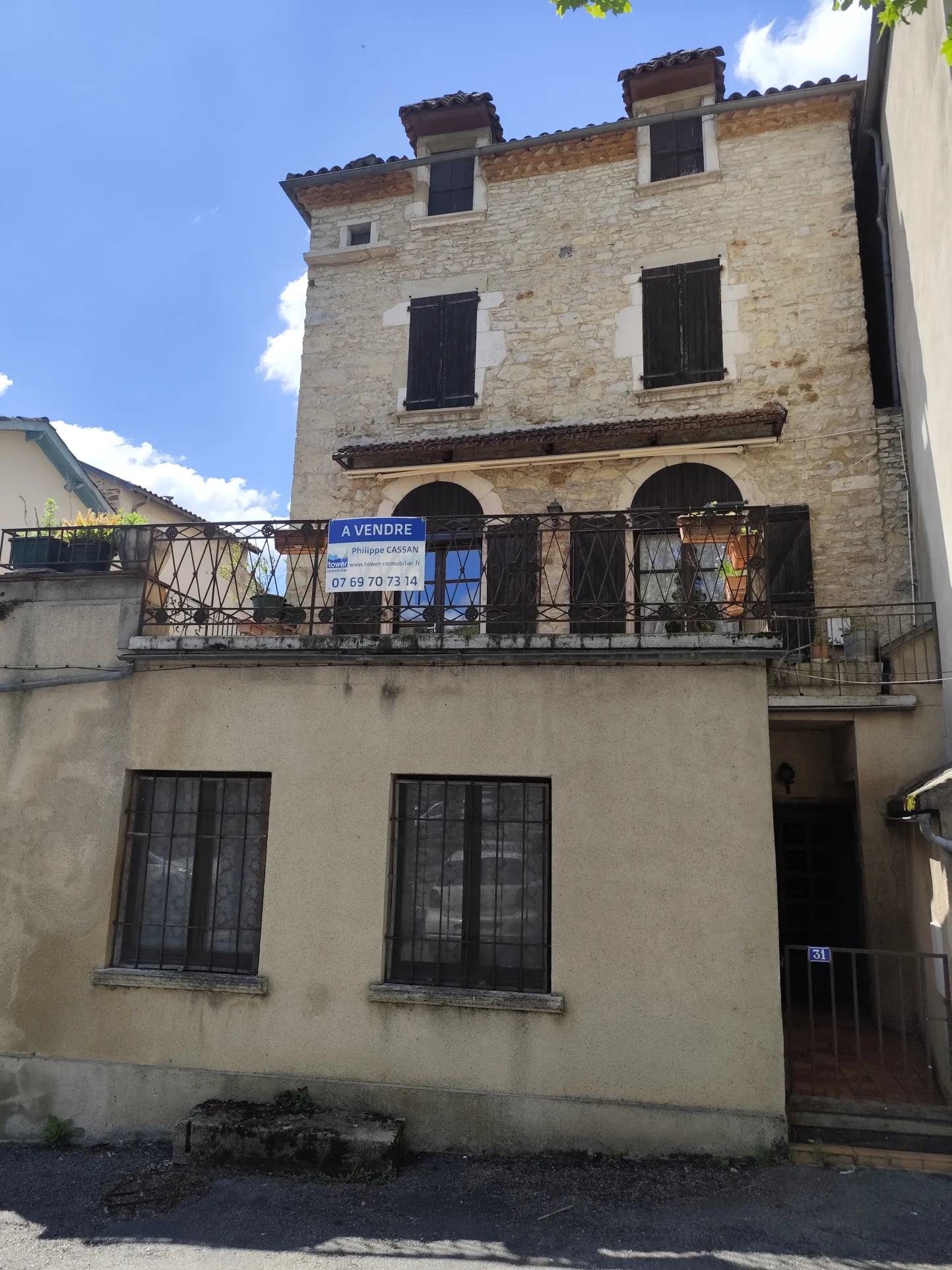 Maison 5 pièces à Villefranche de Rouergue avec terrasse et garage