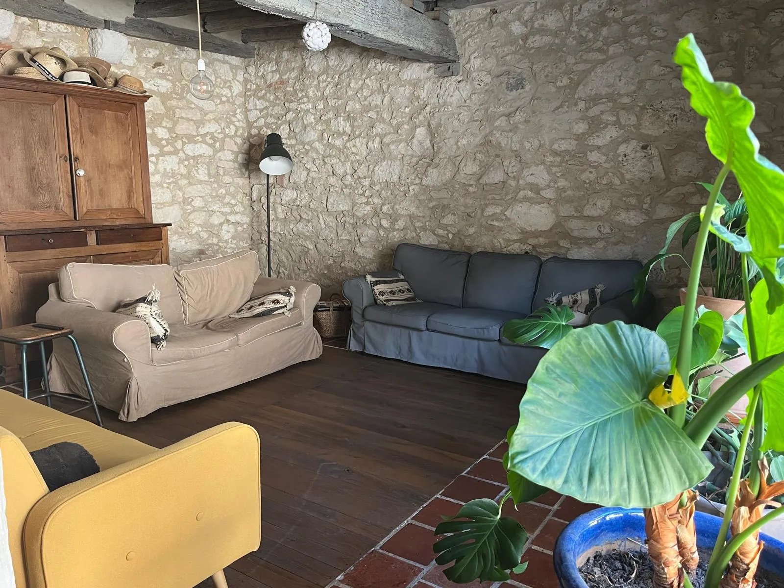 Belle maison en pierre de 175 m² avec jardin, garage et puits à Gimont