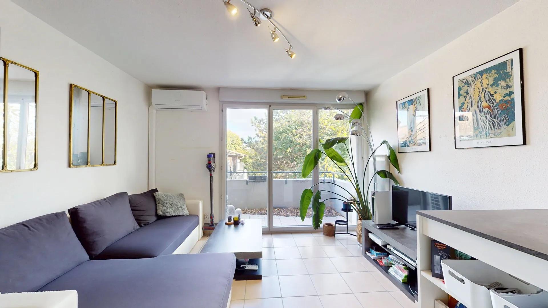 Appartement T2 à Toulouse avec balcon et parking, dernier étage 