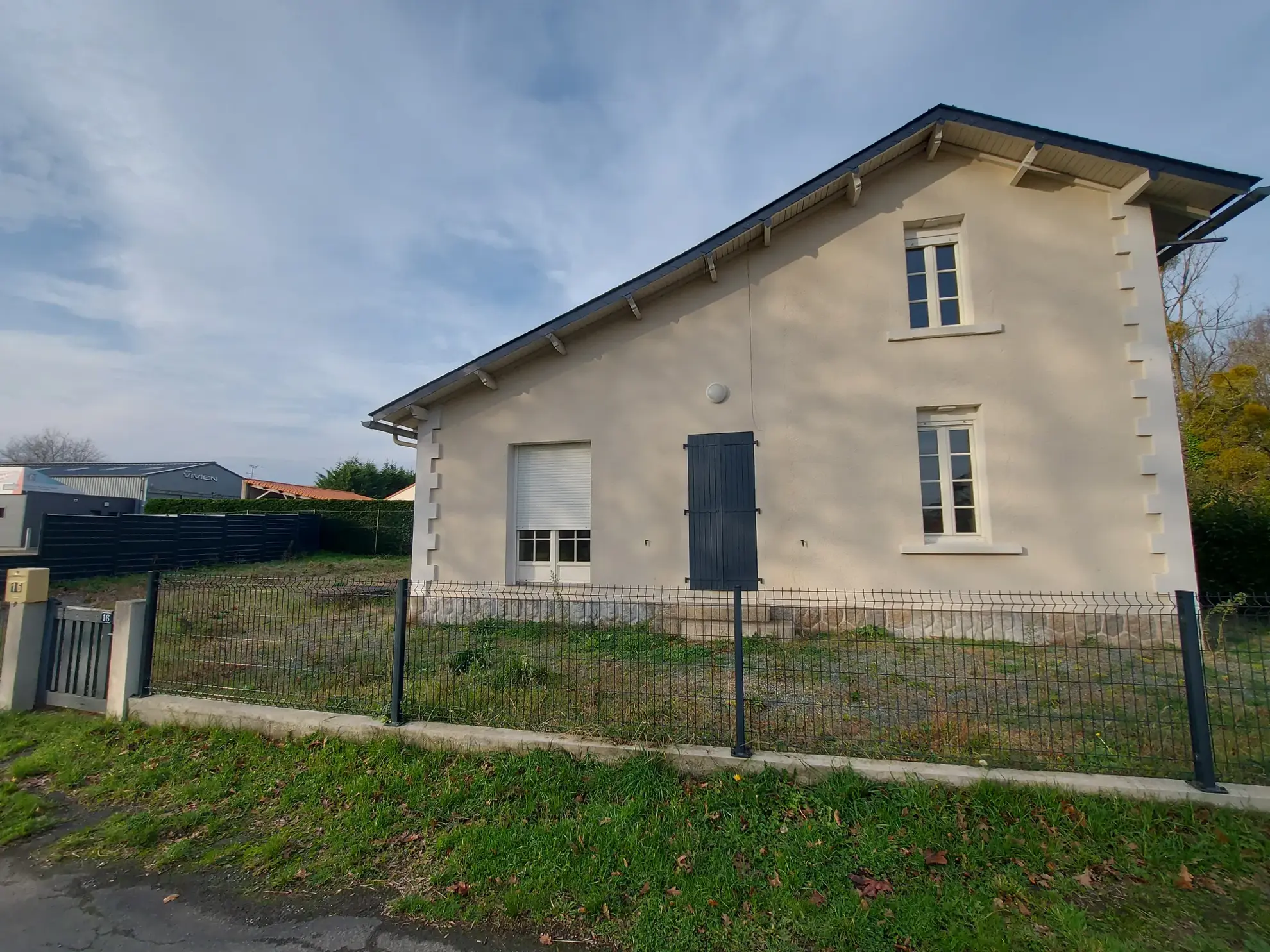 Maison à vendre de 89 m² avec 3 chambres à Mouchamps 85640 - Terrain clos et garage