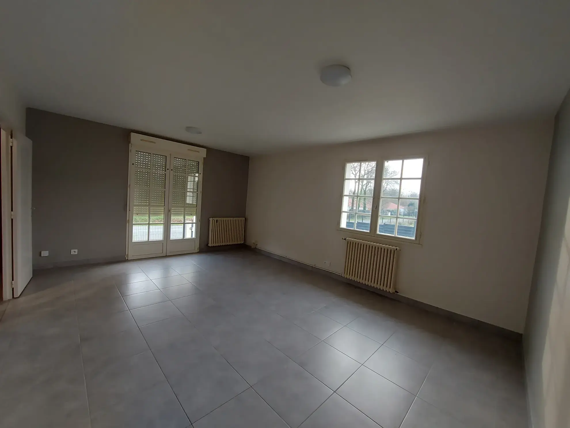 Maison à vendre de 89 m² avec 3 chambres à Mouchamps 85640 - Terrain clos et garage 