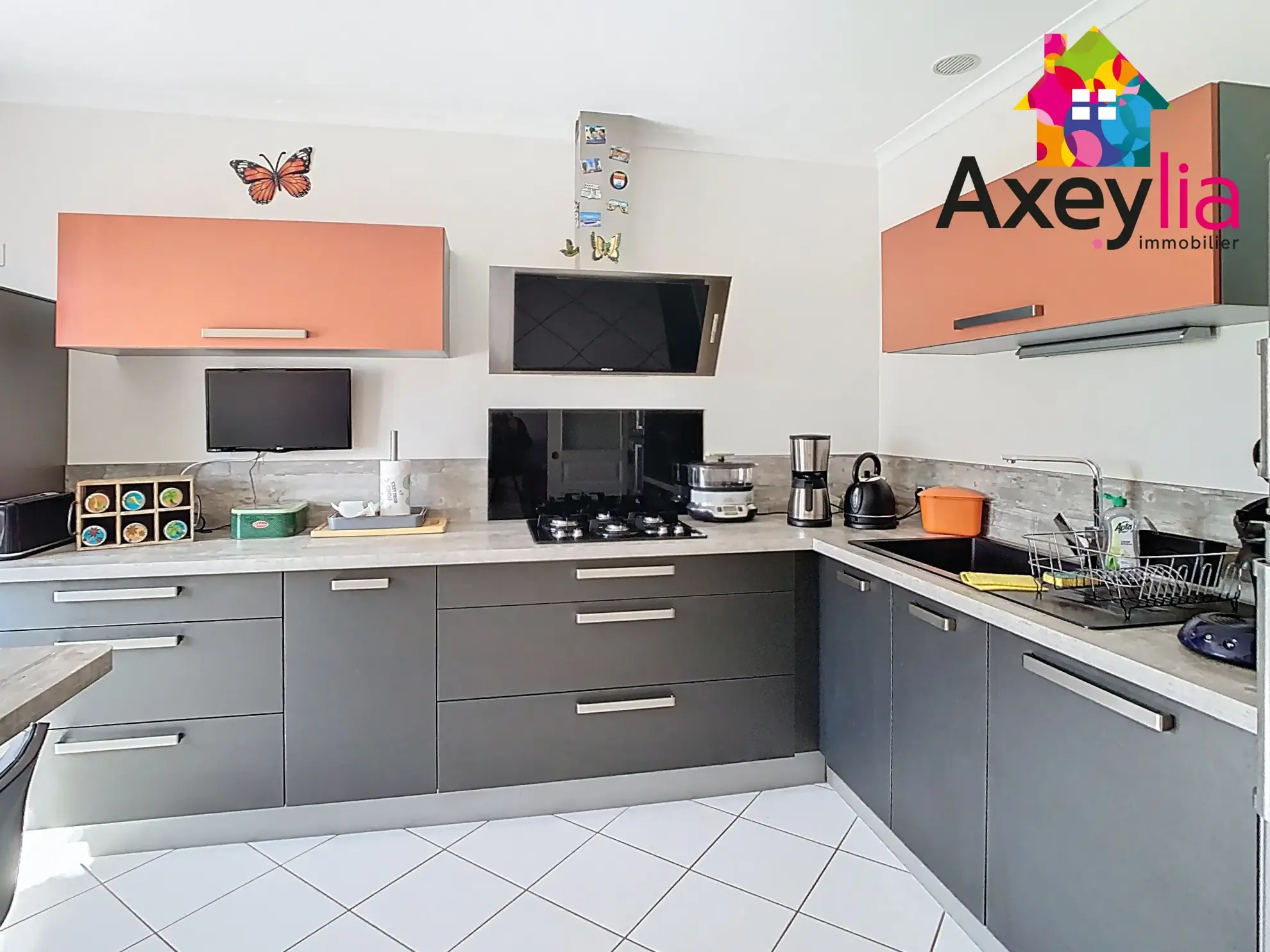 Maison à vendre sur terrain de 2393 m² entre Mably et Noailles