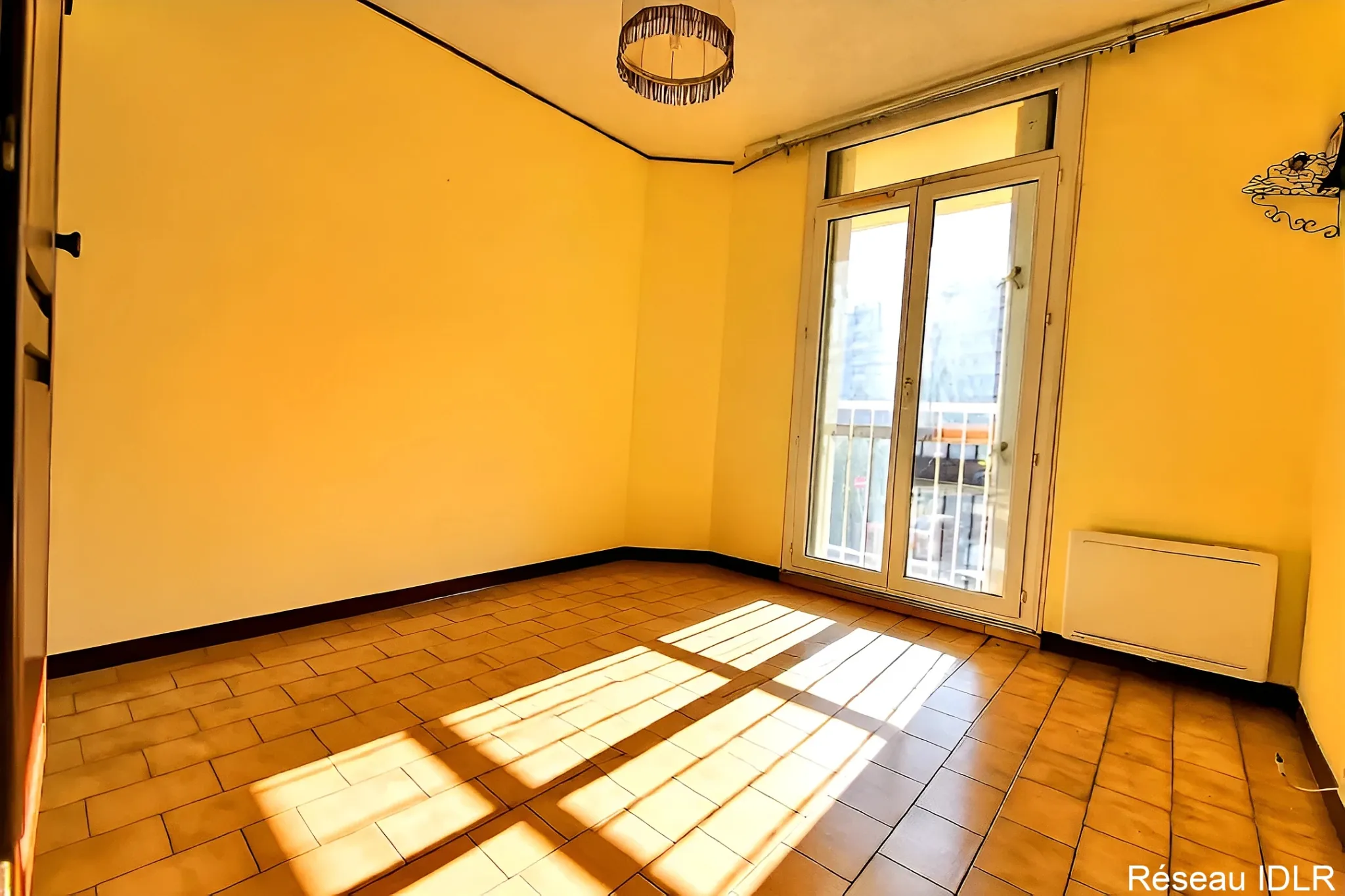 Appartement T3 lumineux de 73 m² à Toulon avec stationnement et cave 