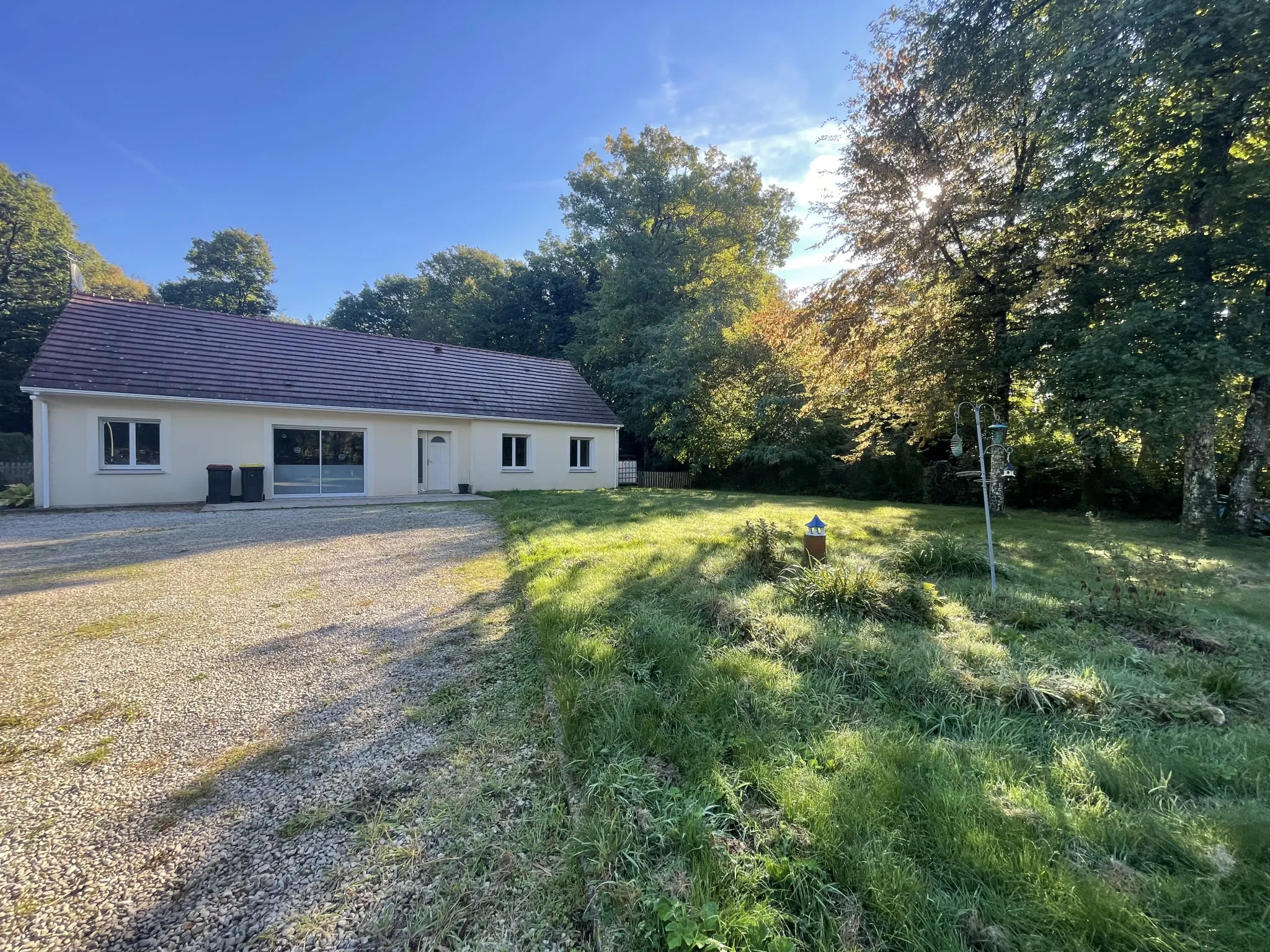 Maison de plain-pied lumineuse avec jardin à La Selle en Hermoy