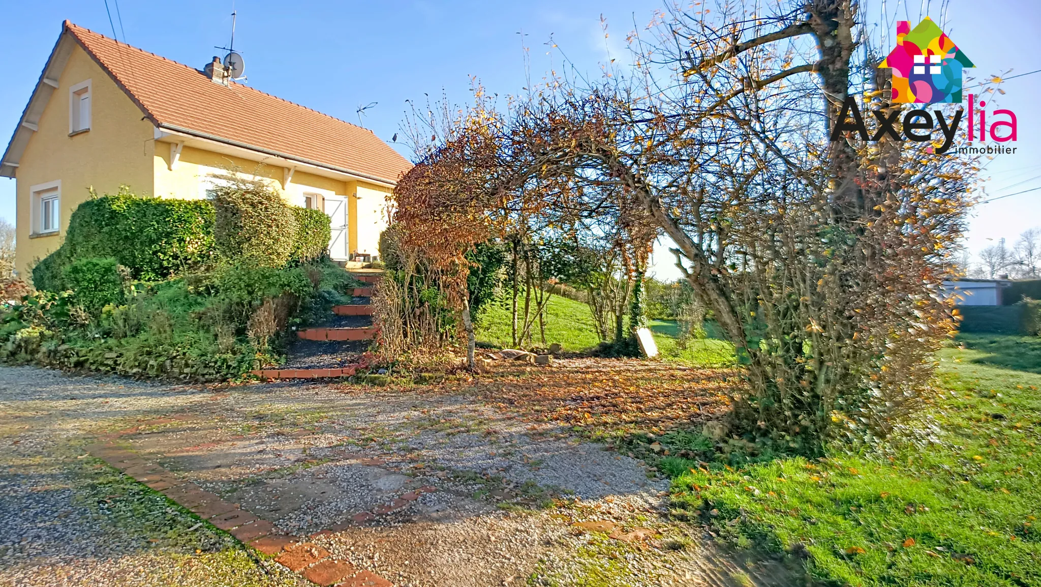 Maison avec 3 chambres, piscine et grand terrain à La Motte Saint-Jean