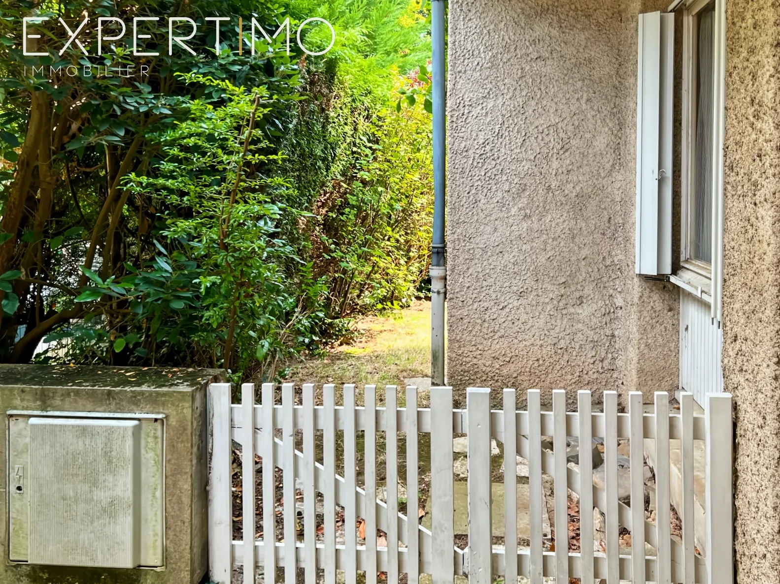 Maison mitoyenne à Dourdan avec potentiel de rénovation, proche centre et commodités 
