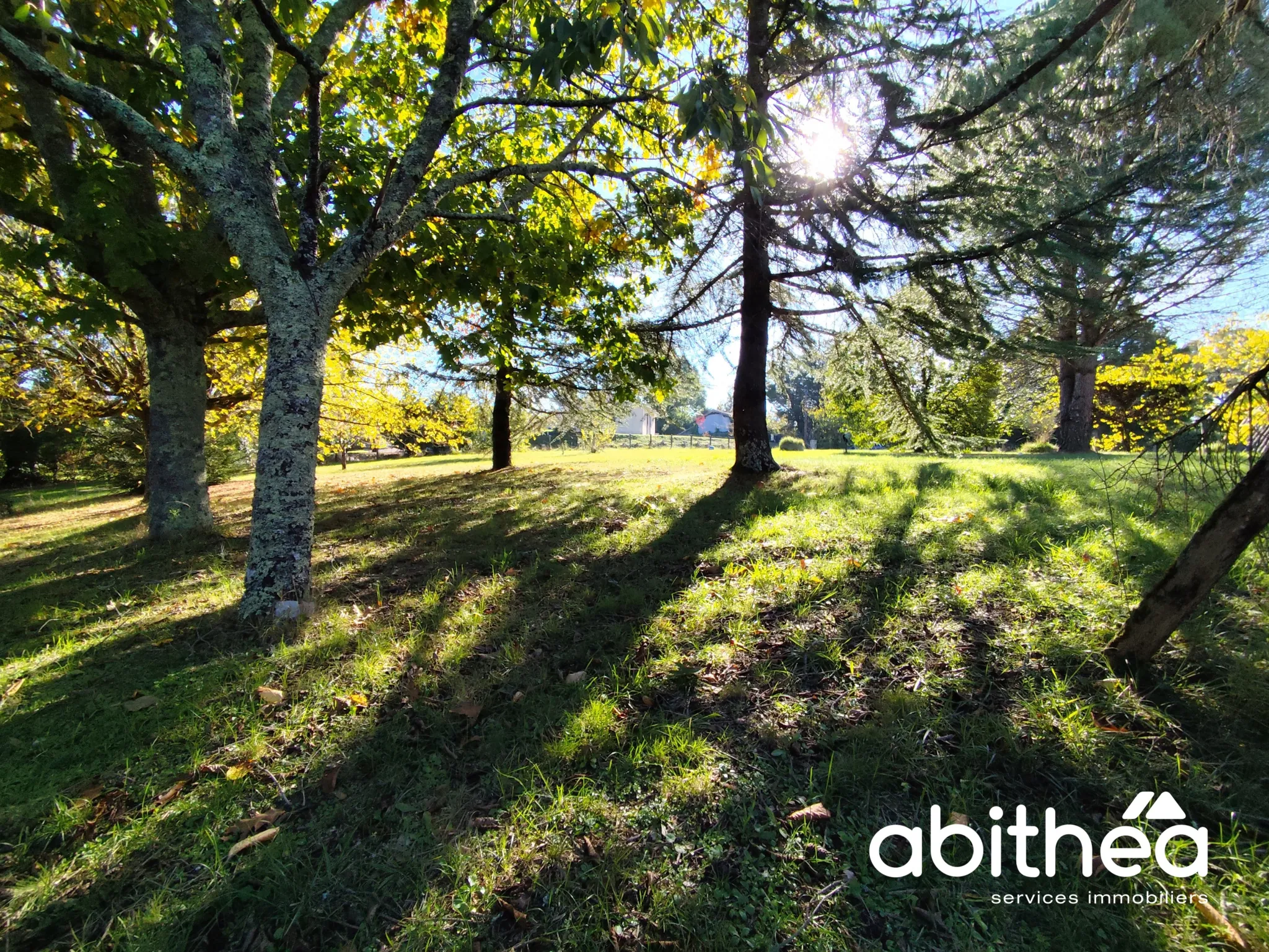 Terrain constructible de 753 m² à Saint-Ciers-d’Abzac - Secteur résidentiel calme