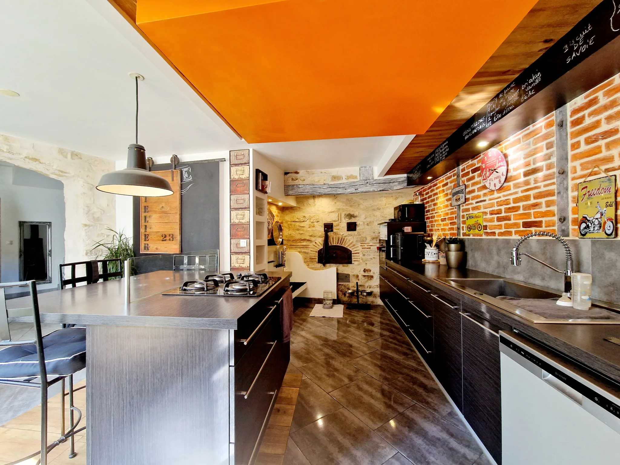 Charmante maison en pierre avec garage et jardin à Rosières sur Mance