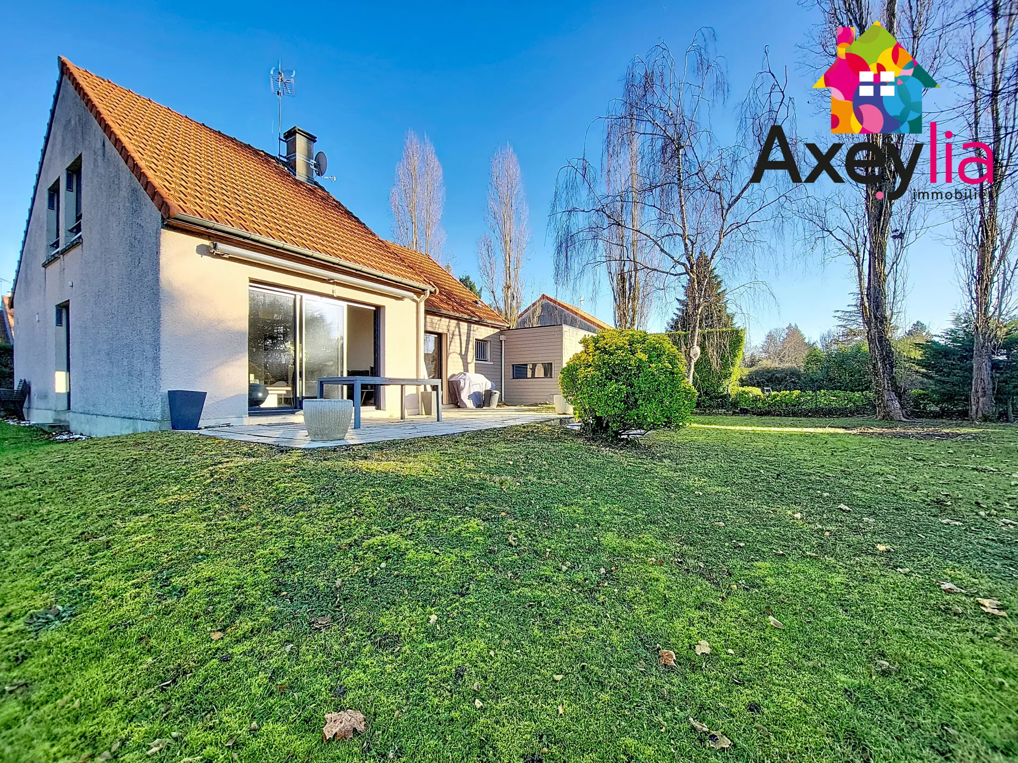 Maison familiale à Riorges avec 4 chambres et terrain clos