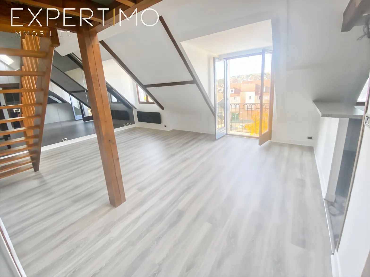 Appartement duplex en centre-ville d'Étampes avec parking - 41 m² 