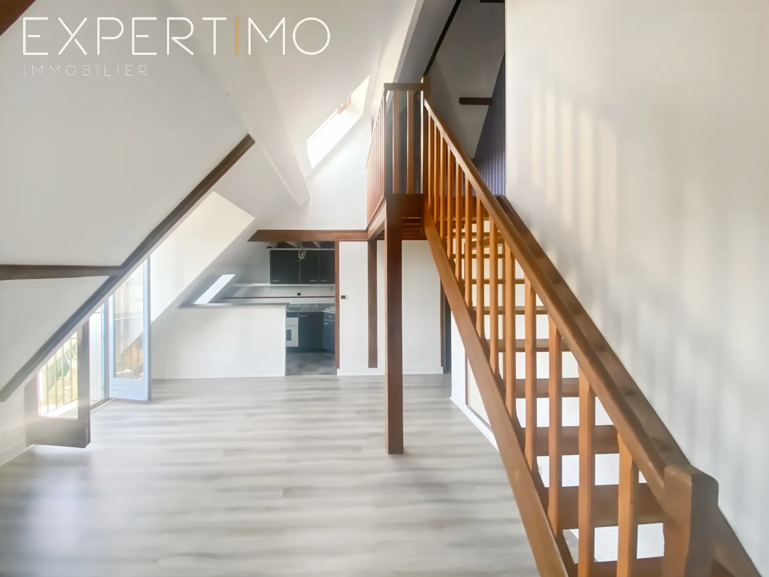 Appartement duplex en centre-ville d'Étampes avec parking - 41 m² 