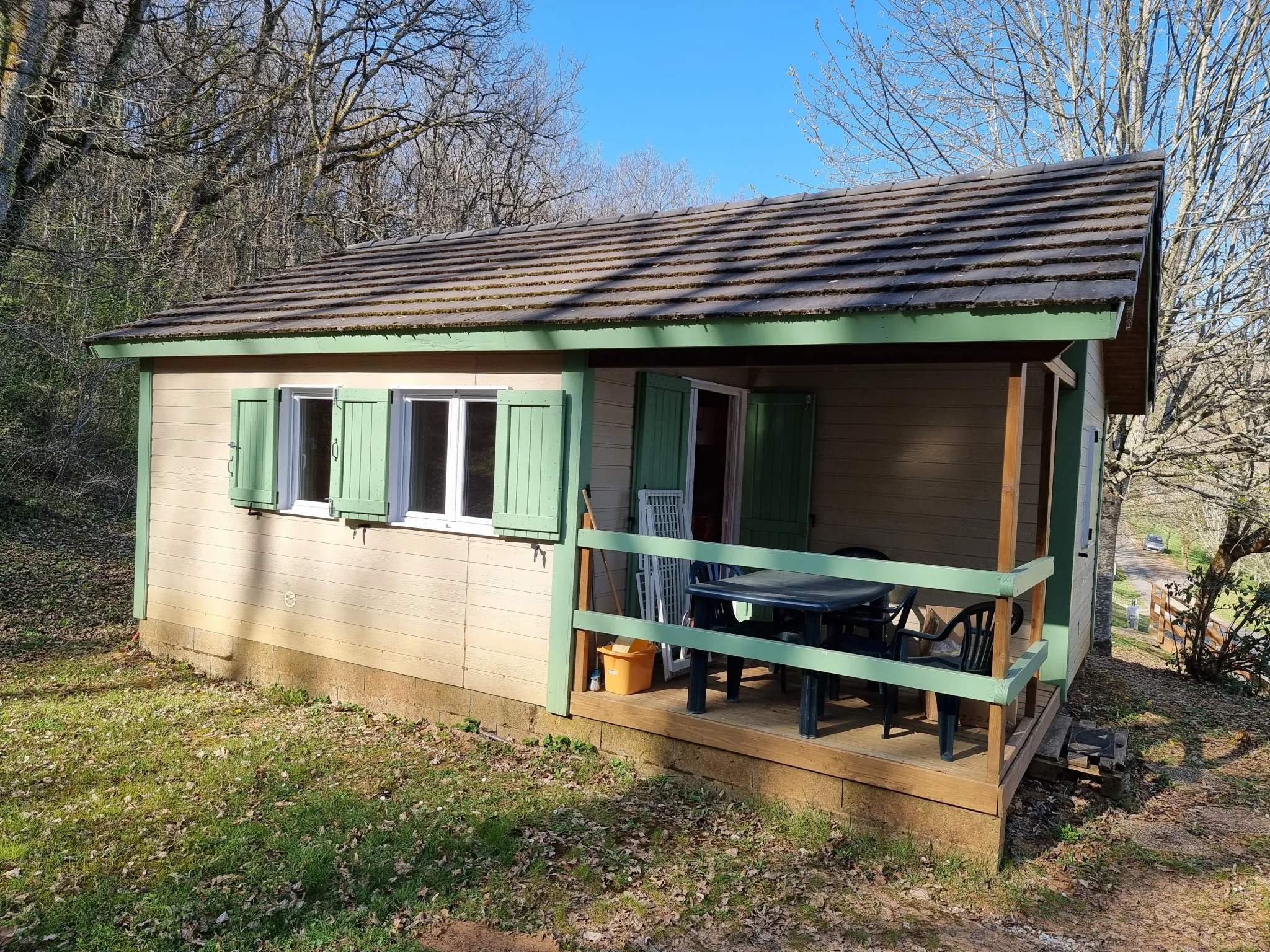 Chalet de 27 m² à vendre dans un parc résidentiel près de Brive 